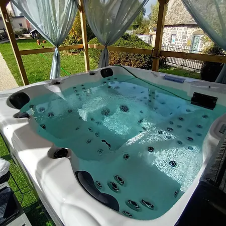 בית נופש Le Miraillet, *